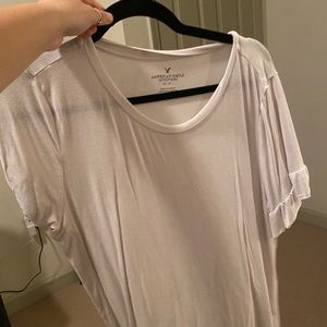 American Eagle plain white top